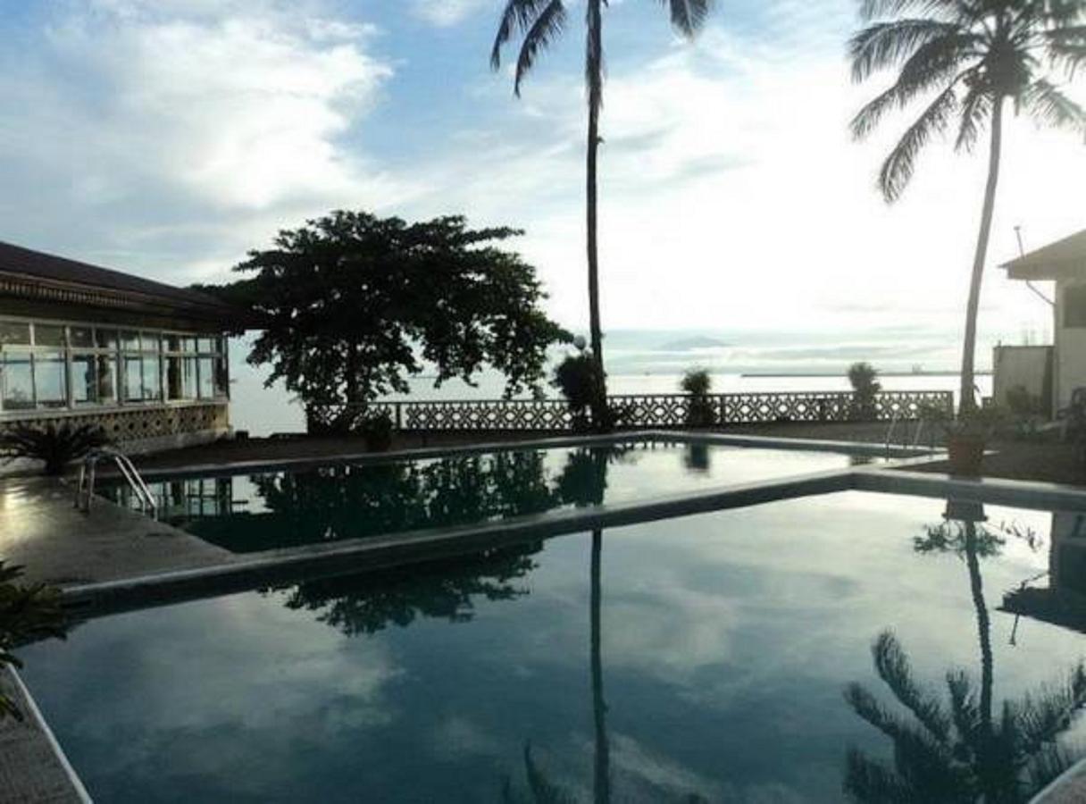 Fini Hotel Bobende Limbe Exterior photo